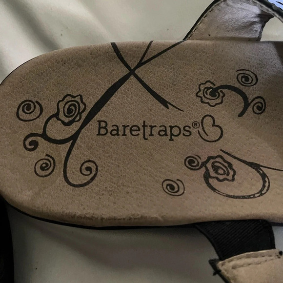 BARETRAPS~ BLACK SLIDE ON SANDALS~9 - Picture 3 of 7